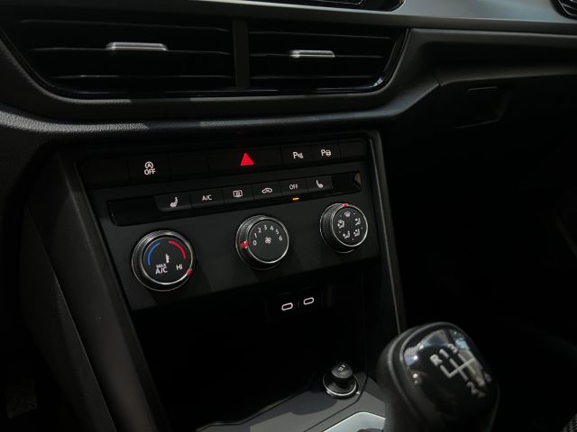 VOLKSWAGEN T-Roc usata, con MP3