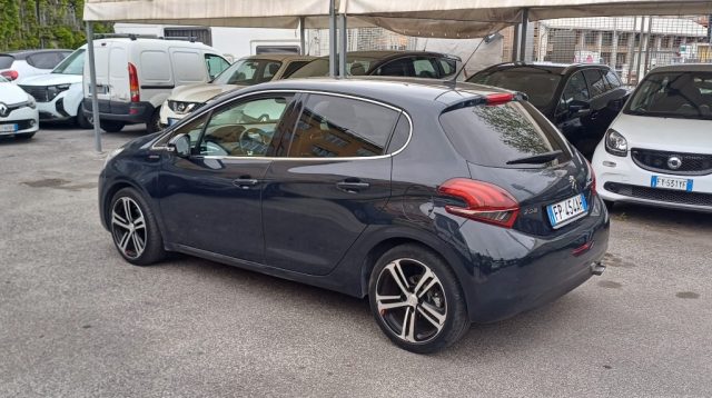 PEUGEOT 208 usata, con Autoradio