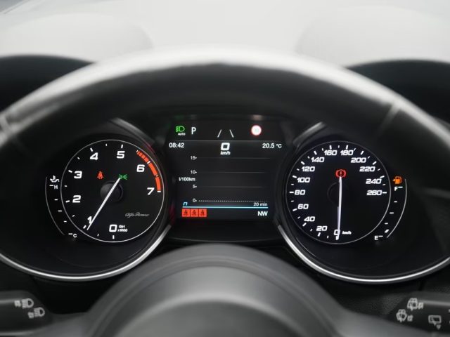 ALFA ROMEO Stelvio usata, con Cerchi in lega