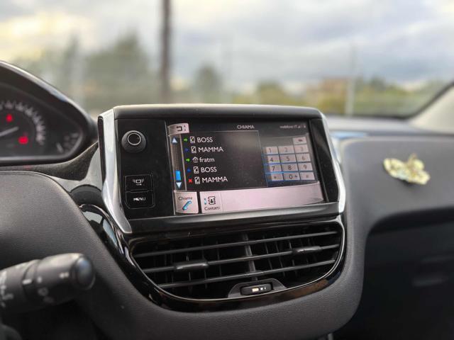 PEUGEOT 208 usata, con Controllo automatico clima