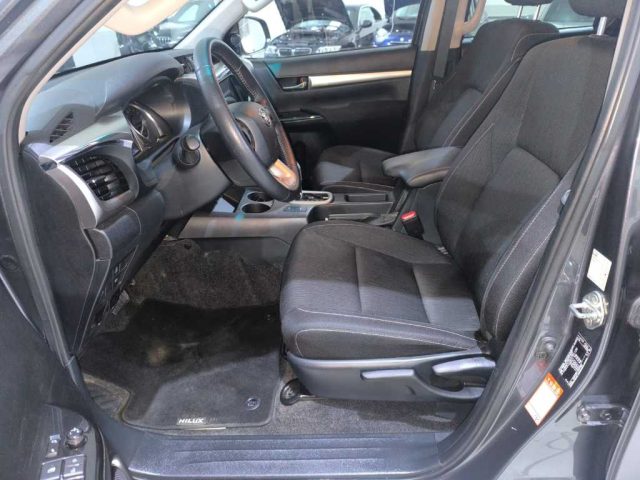 TOYOTA Hilux usata, con Sedile posteriore sdoppiato