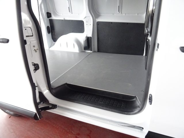 PEUGEOT Expert usata, con Climatizzatore