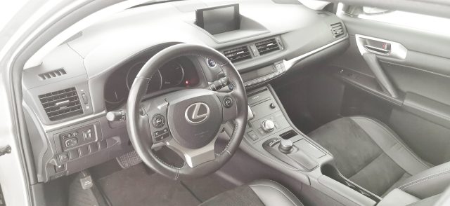 LEXUS CT 200h usata 57