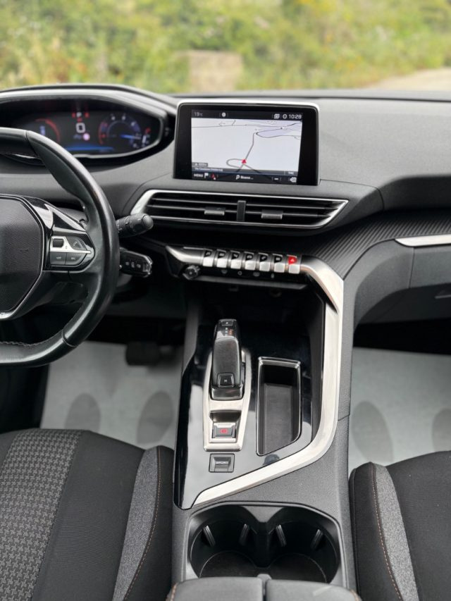PEUGEOT 3008 usata, con Sedile posteriore sdoppiato