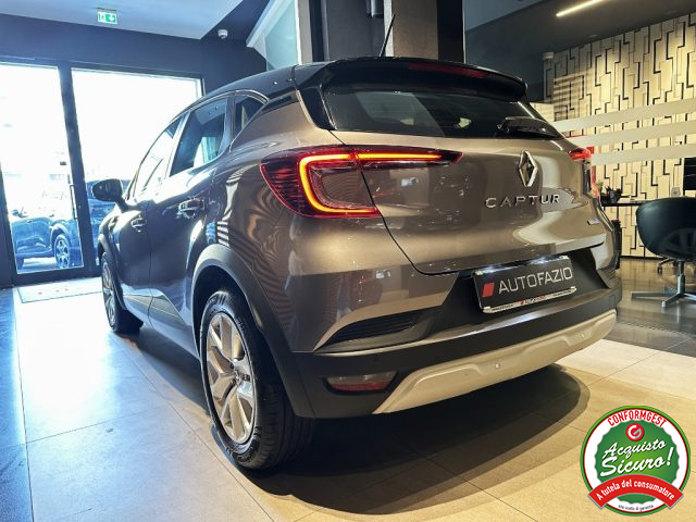 RENAULT Captur usata, con Autoradio