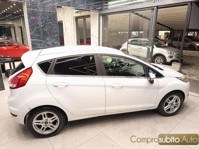 FORD Fiesta usata, con ESP