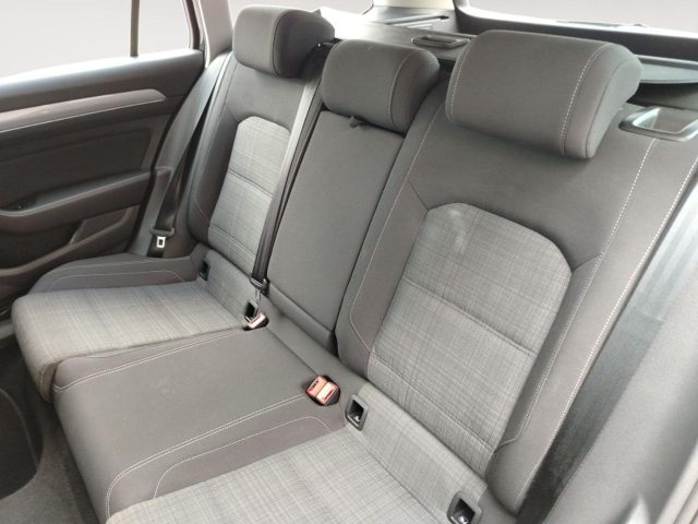 VOLKSWAGEN Passat Variant usata, con Park Distance Control