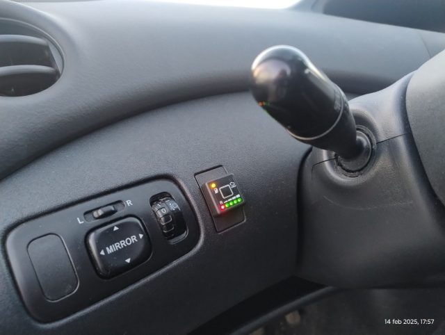 TOYOTA Yaris usata, con Isofix