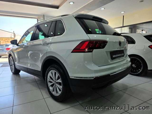 VOLKSWAGEN Tiguan usata, con Autoradio