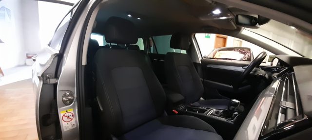 VOLKSWAGEN Passat usata, con Sistema di navigazione