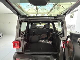 JEEP Wrangler usata, con USB