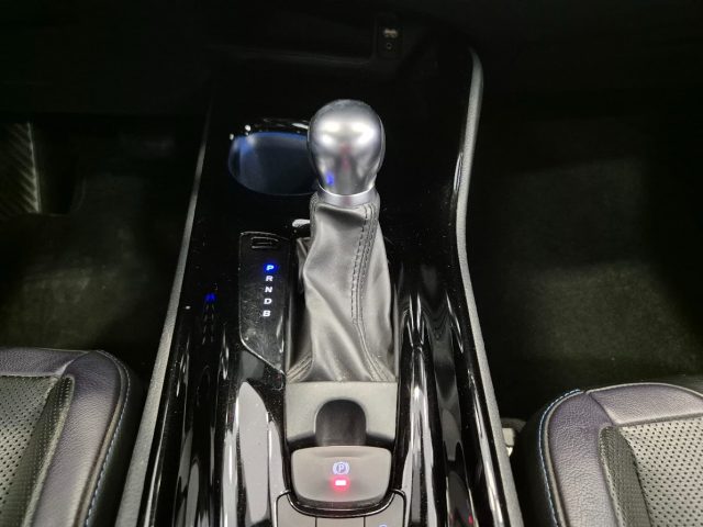 TOYOTA C-HR usata, con Controllo vocale