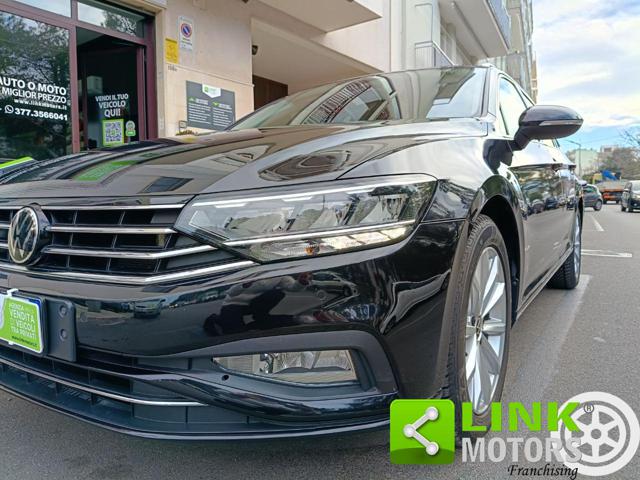 VOLKSWAGEN Passat Variant usata, con Fari direzionali