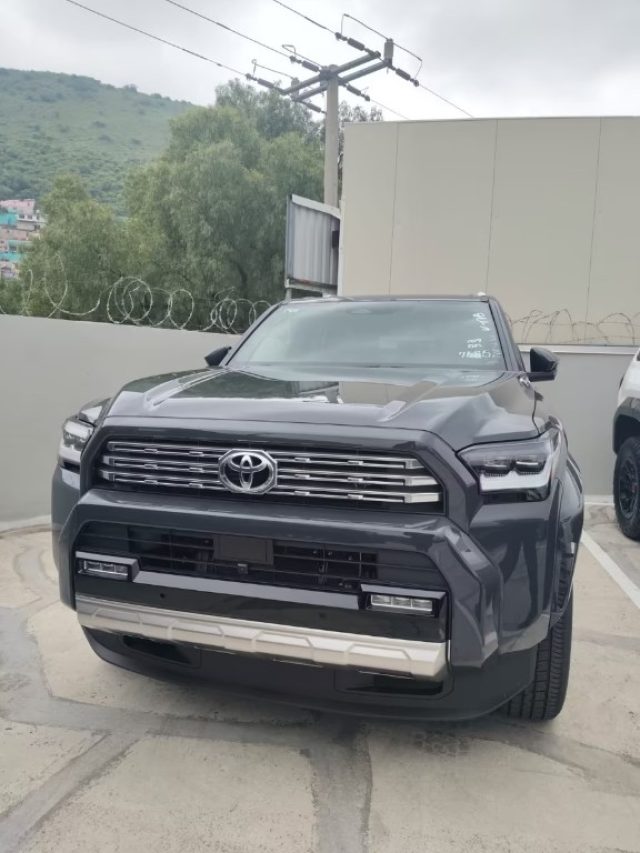 TOYOTA 4-Runner usata, con Airbag