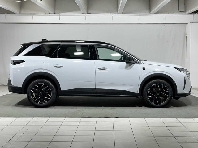 PEUGEOT 5008 usata, con Cerchi in lega