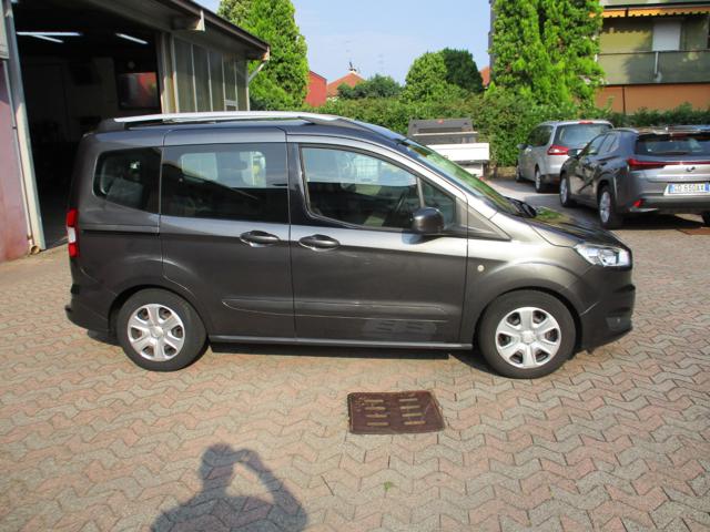FORD Tourneo Courier usata, con ESP