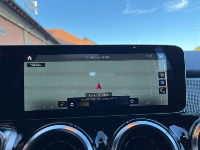 MERCEDES-BENZ GLB 200 usata, con Controllo trazione