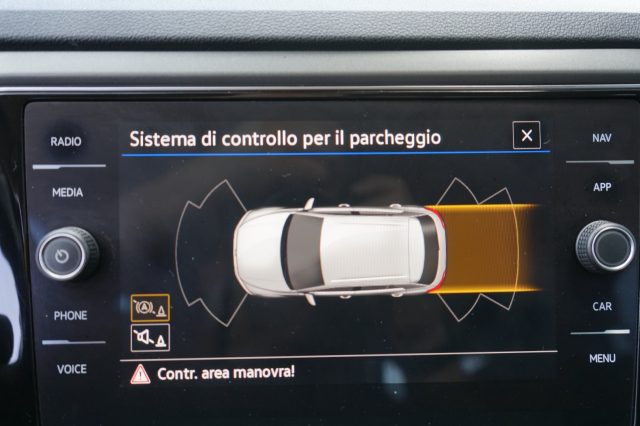 VOLKSWAGEN T-Roc usata, con Controllo trazione