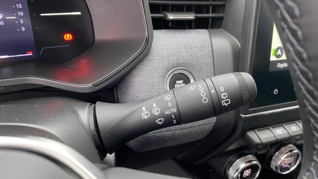 RENAULT Clio usata, con Sensori di parcheggio posteriori