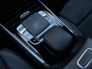 MERCEDES-BENZ GLB 200 usata, con Park Distance Control