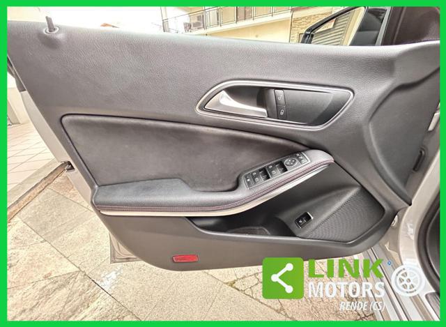 MERCEDES-BENZ CLA 200 usata, con Leve al volante