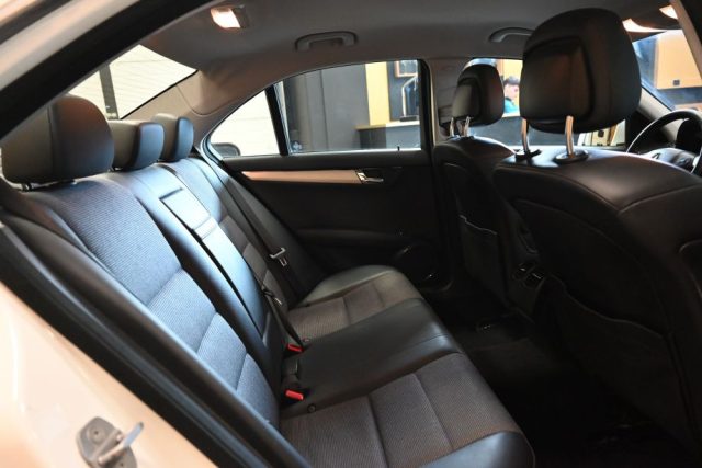 MERCEDES-BENZ C 200 usata 31