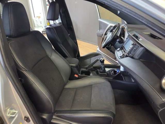 TOYOTA RAV 4 MY23 usata, con Bluetooth