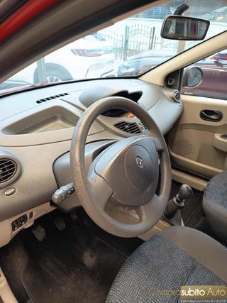 RENAULT Twingo usata 15