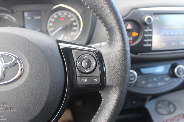 TOYOTA Yaris usata 19