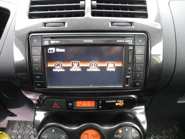 TOYOTA Urban Cruiser usata, con Sedile posteriore sdoppiato