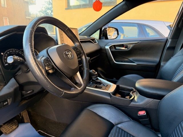 TOYOTA RAV 4 usata, con Autoradio