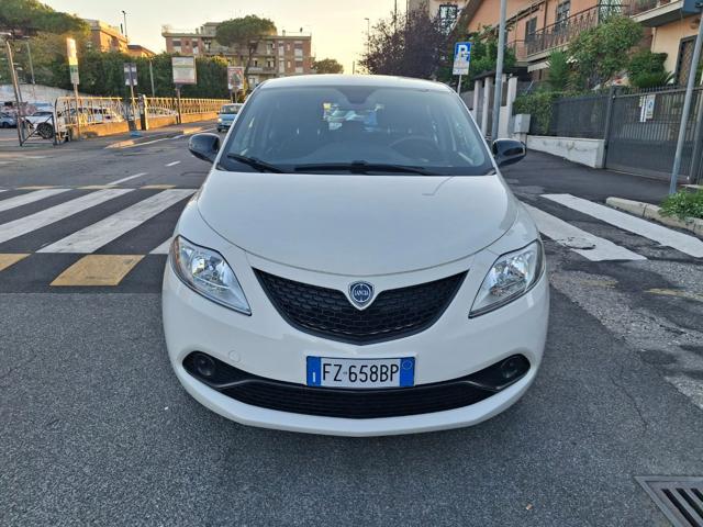 LANCIA Ypsilon usata, con Airbag