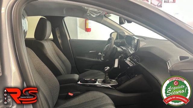 PEUGEOT 208 usata, con Sedile posteriore sdoppiato