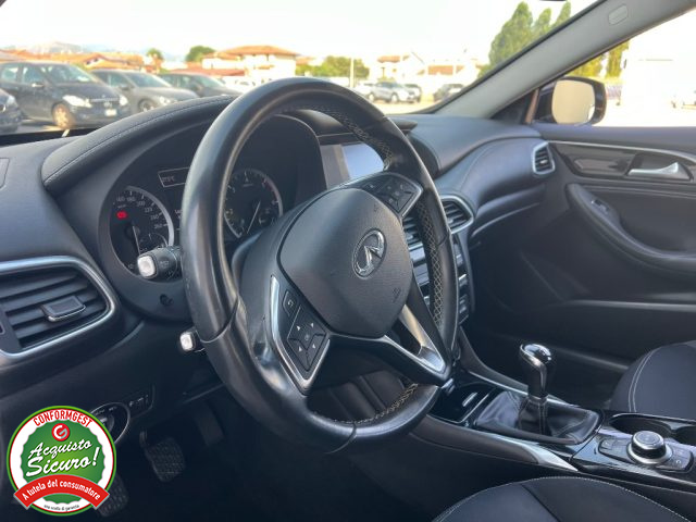 INFINITI Q30 usata, con Cerchi in lega