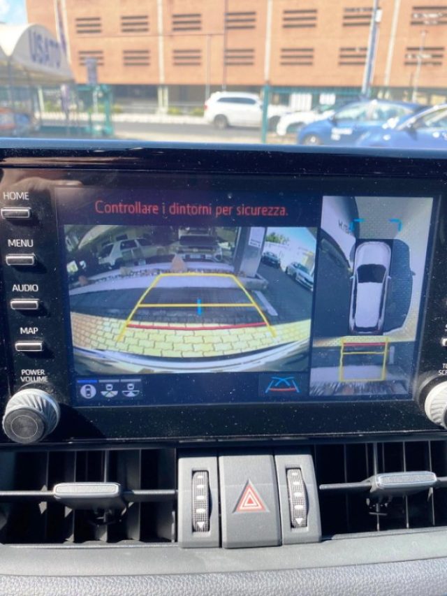 TOYOTA RAV 4 MY23 usata, con USB