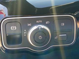 MERCEDES-BENZ A 200 usata, con Controllo automatico clima
