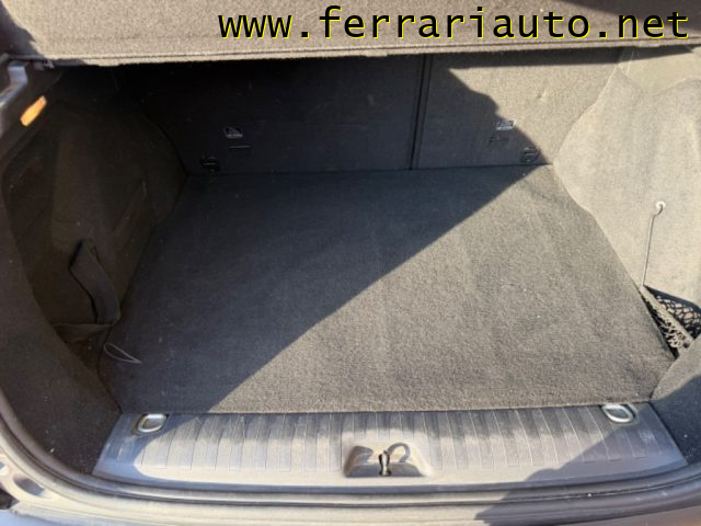 PEUGEOT 2008 usata, con Touch screen