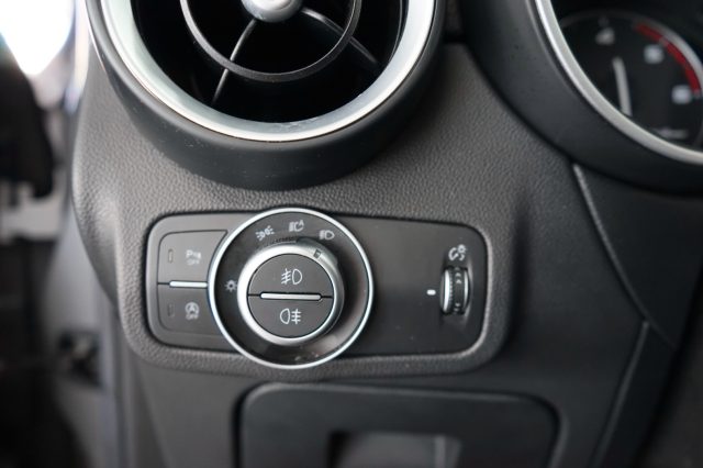 ALFA ROMEO Stelvio usata, con Climatizzatore automatico, 2 zone