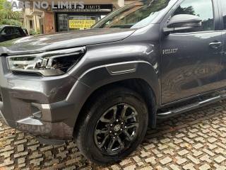 TOYOTA Hilux usata, con Sensori di parcheggio posteriori