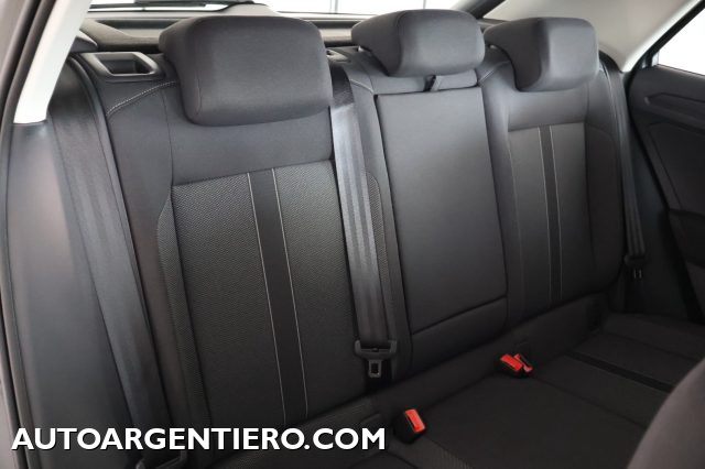 VOLKSWAGEN T-Roc usata, con Sensori di parcheggio anteriori