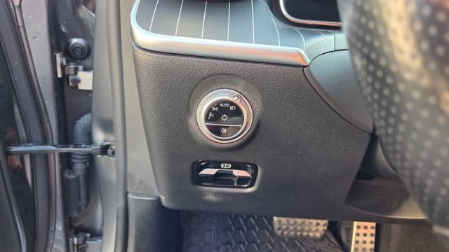 MERCEDES-BENZ C 220 usata, con Regolazione elettrica sedili