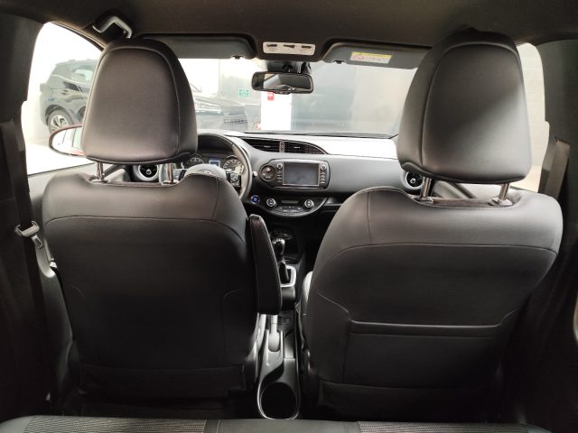 TOYOTA Yaris usata 12