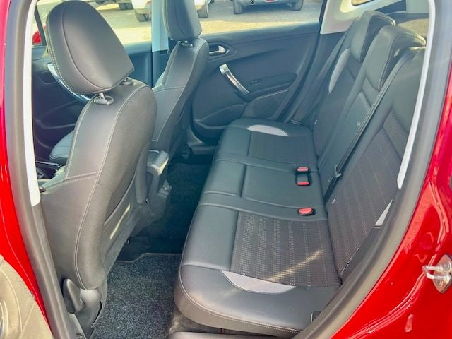 PEUGEOT 2008 usata, con Climatizzatore