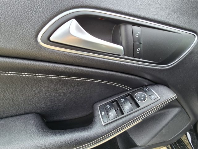 MERCEDES-BENZ CLA 200 usata, con ESP