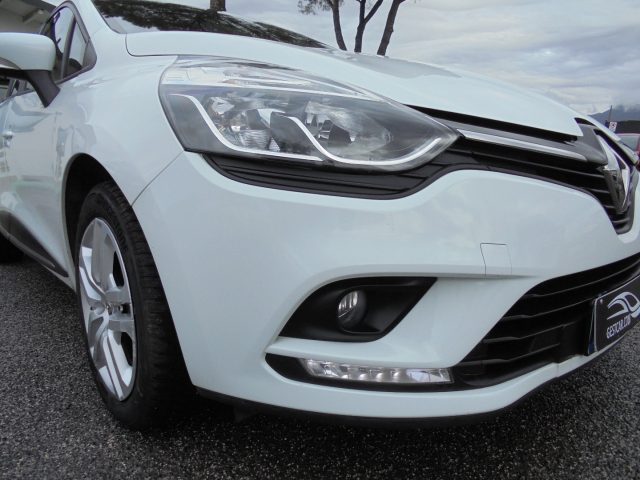 RENAULT Clio usata, con Sensori di parcheggio posteriori