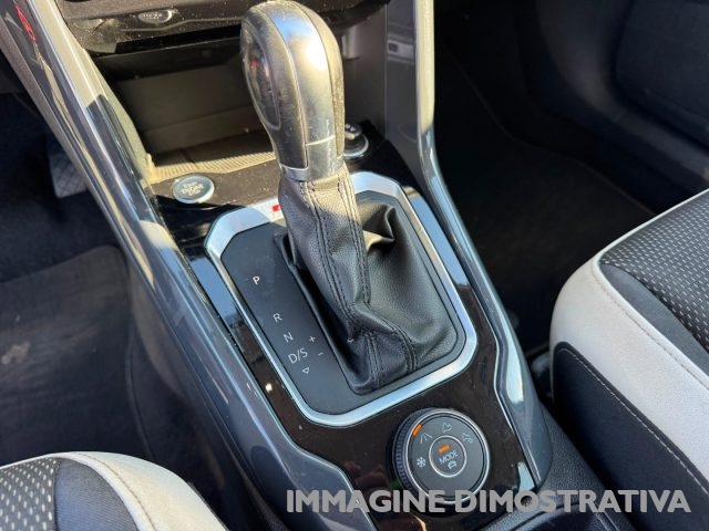 VOLKSWAGEN T-Roc usata, con Lettore CD
