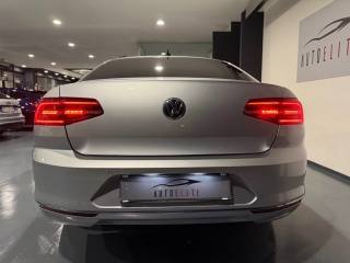 VOLKSWAGEN Passat usata, con Autoradio
