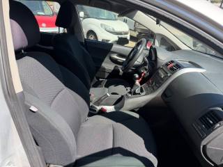TOYOTA Auris usata 10