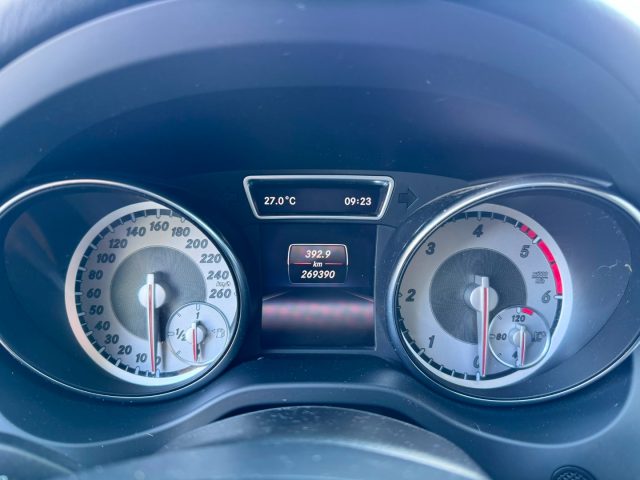 MERCEDES-BENZ CLA 200 usata, con Controllo automatico clima