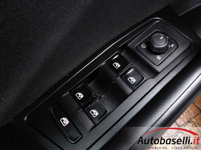 VOLKSWAGEN T-Roc usata, con Apple CarPlay